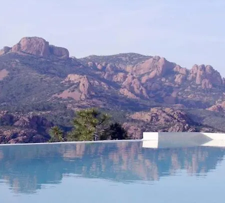 Дом отдыха La Cousinade De L'esterel *