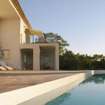 Дом отдыха La Cousinade De L'esterel