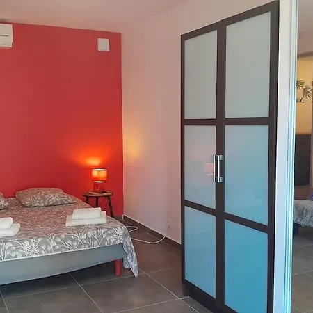 La Cousinade De L'esterel Nyaraló *