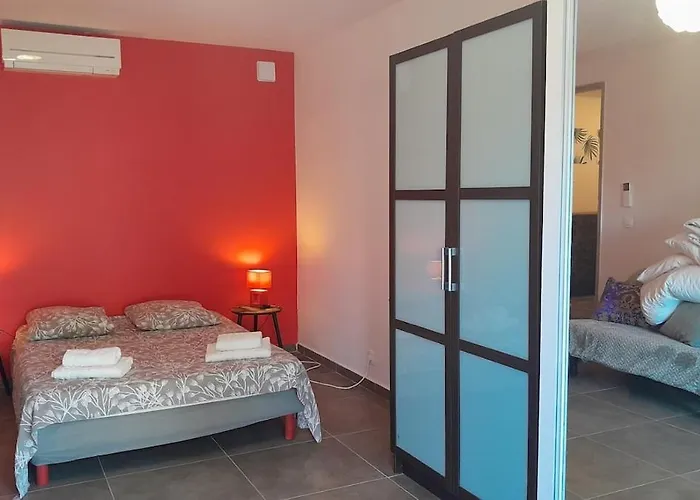 La Cousinade De L'esterel بيت للعطل *