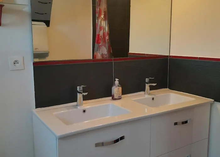 La Cousinade De L'esterel Hébergement de vacances Saint-Raphaël