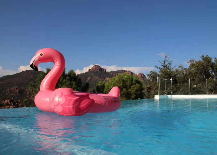 La Cousinade De L'esterel بيت للعطل